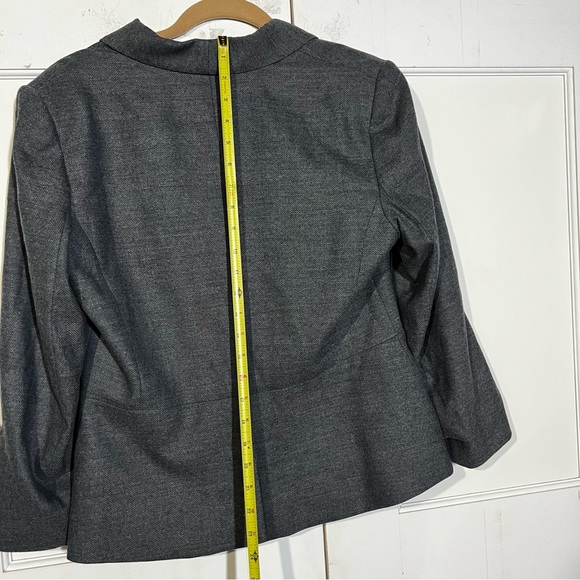 Theory Gray and White Wool Blazer Herringbone Size 12 Classic Office Career - Picture 5 of 6